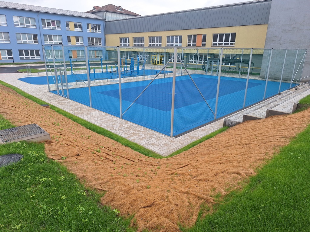 Rekultivace sportovního areálu Gymnázia Cihelní