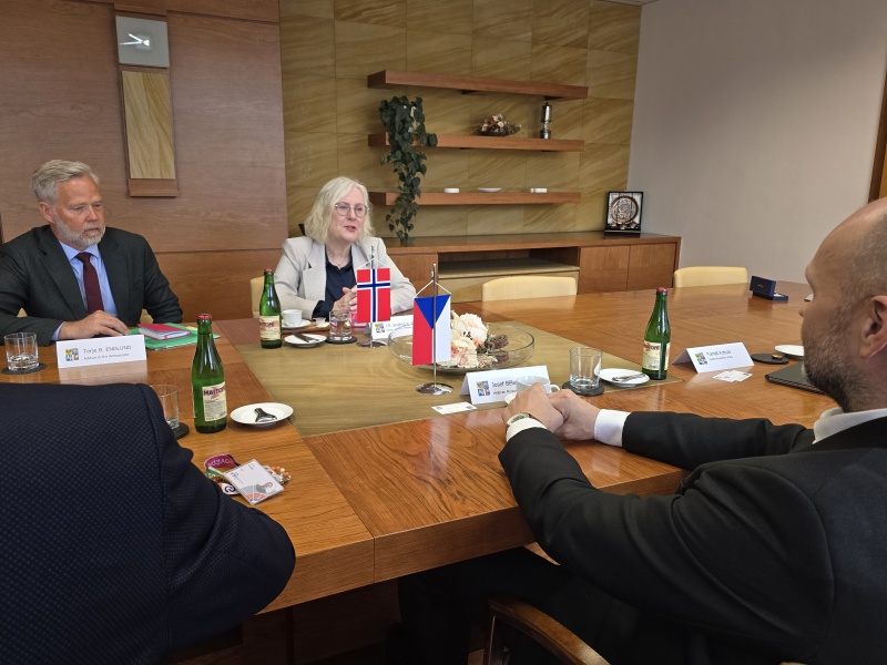 Rozmluva norské velvyslankyně a hejtmana kraje