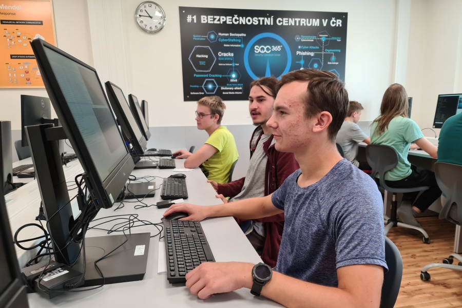 Deváťáci si vybírají střední školu. Sáhnout mohou i po nových oborech