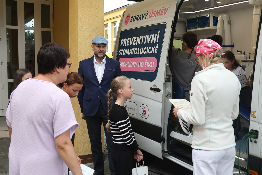 V Dentobusu zkontrolují zoubky více než 1000 školáků z kraje